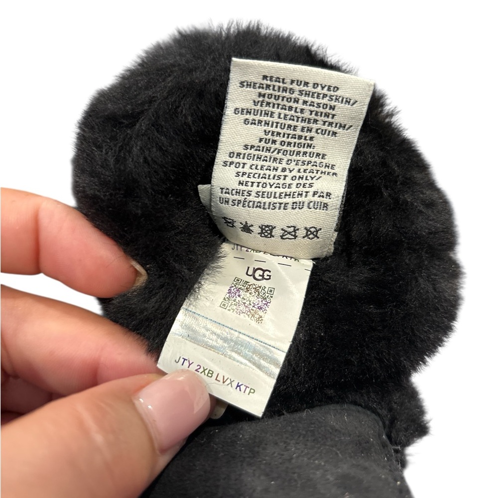 UGG Women's Black Shearling Gloves - Picture 6 of 7
